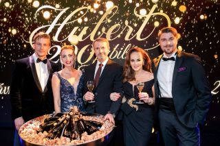 💫 Jeden večer, 4 historické obdobia.👑 200 rokov vinárstva Hubert J.E.🥂 🪩Nezabudnuteľná atmosféra, 🎶očarujúce hudobné a...