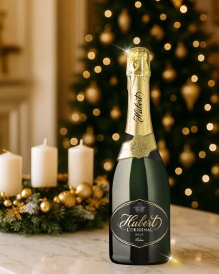 🥂Elegantné bublinky, ktoré rozžiaria každý sviatočný večer💫 Hubert L’Original zreje 9 mesiacov vo fľaši, aby priniesol...